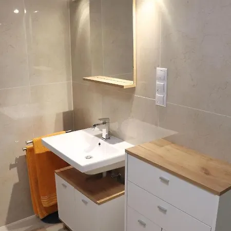 Piroska Bartok Teri 01 Apartman *