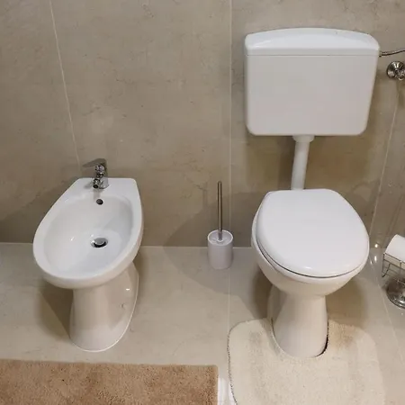 Piroska Bartok Teri 01 Apartman *