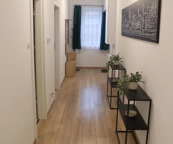 Apartment Piroska Bartok Teri 01 Erlau